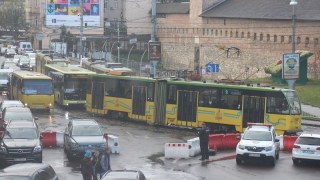 Весною у Львові планують впроваджувати безкоштовні пересадки у маршрутках і електротранспорті