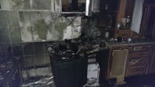 8 рятувальників гасили пожежу офісу у Львові