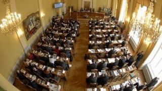 Депутатів та чиновників Львівської міськради може стати менше