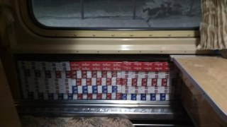 У поїзді Львів-Вроцлав намагались провезти майже 1500 пачок цигарок