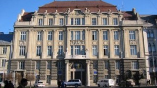 На Львівщині судитимуть фінансового інспектора, що отримав 8 тис грн хабара
