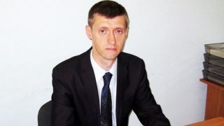 Спійманого на хабарі Олега Дроздова на час слідства відсторонили від роботи