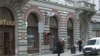 Львівська міськрада продала аптеку на Коперника за ціною сихівської квартири