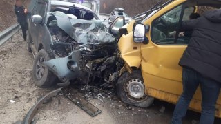 На Львівщині через ДТП з мікроавтобусом одна людина загинула та восьмеро травмовані