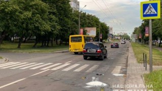 У Львові авто Lexus збив пішохода