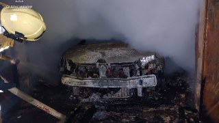 На Стрийщині за добу згоріли два гаражі та Renault Sandero