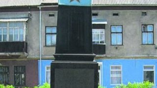 Прокуратура внесла протест на рішення Турківської міськради про знесення меморіалу радянським воїнам