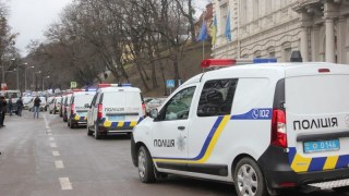 У Львові п'яний водій, втікаючи від поліції, врізався в електроопору