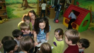 Малозабезпечені діти Львова відпочили у дитячому розважальному центрі «Веселка»