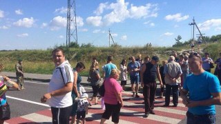 Місцеві мешканці заблокували пункт пропуску Краківець