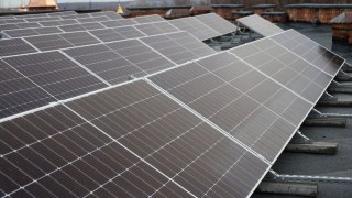 У Бориславі на даху лікарні встановили сонячну електростанцію