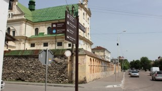 АМКУ звинувачує Жовківську міськраду у зловживаннях під час встановлення податку на нерухомість
