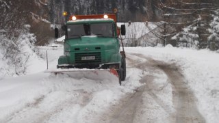На дороги Львівщини виїхала снігоочисна техніка