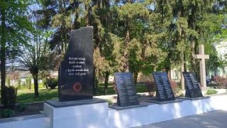 У Жидачеві до 8 травня завершили реконструкцію братської могили