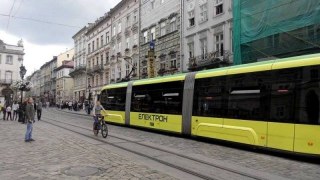 У Львові спробують встановити рекорд з перетягування трамваїв