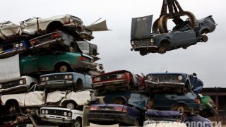Кабмін хоче власникам автомобілів відшкодовувати збитки за утилізацію