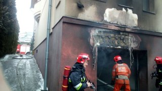 У Малехові пожежа знищила гараж та фасад будинку