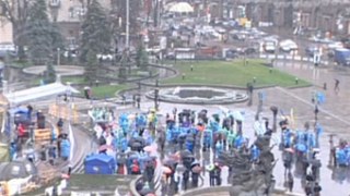 У Києві тривають акції протесту: опозиція займає Майдан