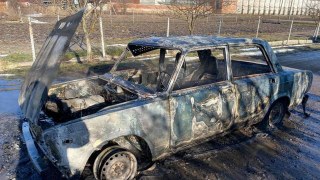 У Червоноградському районі вщент згоріла автівка