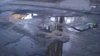 Стан фінансування ремонту доріг у області незадовільний – депутати Львівської облради