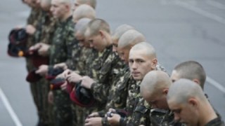 На Львівщині посадовці укрили від служби 8 призовників