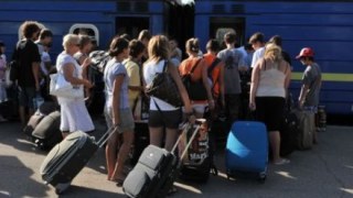 Переселенцям з Донбасу та Криму виплатили майже 2 млрд грн