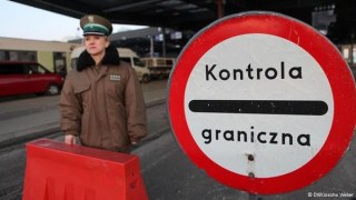 Польща спростила візовий режим для туристів з України