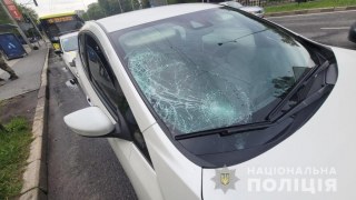У Львові водій Nissan Leaf збив пішохода