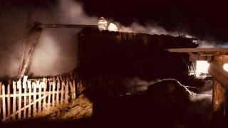 На Самбірщині вщент згоріла будівля з сіном