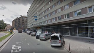 Львів'яни знову хочуть забрати маразматичну парковку в готелю "Львів"