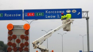На дорожніх знаках у Польщі L'viv змінять на Lwów
