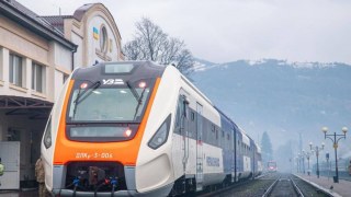 Укрзалізниця призначила поїзд зі Львова до Рахова