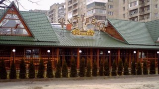 У Львові ніяк не можуть демонтувати незаконно зведений ресторан "Хутірець"