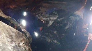 У Львові згоріли дві автівки