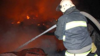 У Дрогобицькому районі згоріла господарська будівля