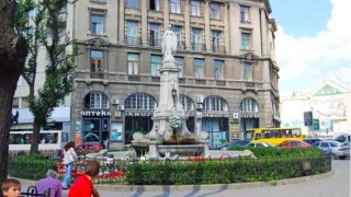 Львів’янин повідомив про замінування статуї Матері Божої у центрі Львова