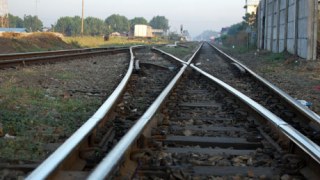 Поїзди оминають станцію "Бескид" на Львівщині через зсув ґрунту
