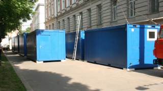 У Львові почали встановлювати санітарні бокси