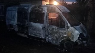 У Червоноградському районі вщент згоріла автівка Renault Master