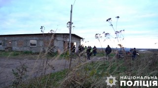 На Львівщині власник ферми експлуатував своїх працівників-переселенців