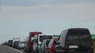 На кордоні з Польщею – черги на 420 автівок