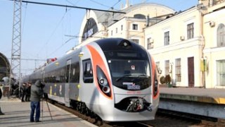 Харків'яни вчитимуть львівських машиністів керувати електропоїздами Hyundai