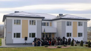 На Львівщині збудували перший багатоквартирний будинок для переселенців