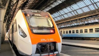 Укрзалізниця призначила додатковий швидкісний поїзд до Перемишля