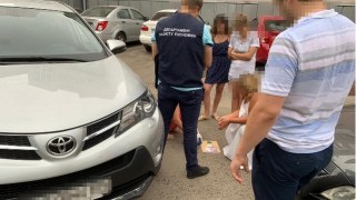 У Львові затримали на хабарі чиновника міської ради