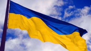 На Львівщині поліцейські викрили злочинця, який підпалив державні прапори України