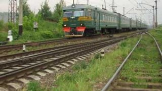 Вантажний потяг смертельно травмував чоловіка на колії Львівської залізниці