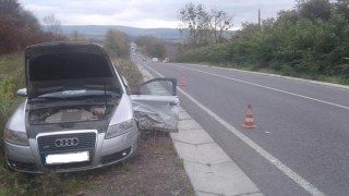 На Золочівщині у ДТП постраждав водій легковика