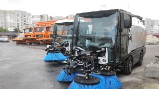 У Львові закупили 13 одиниць нової техніки для прибирання міста