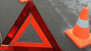 У Львові бус влетів у бетонний відбійник: травмувався пасажир
